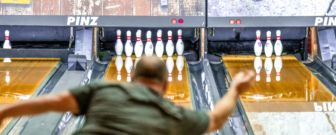 Bowling alley entertains, feeds, and builds community.